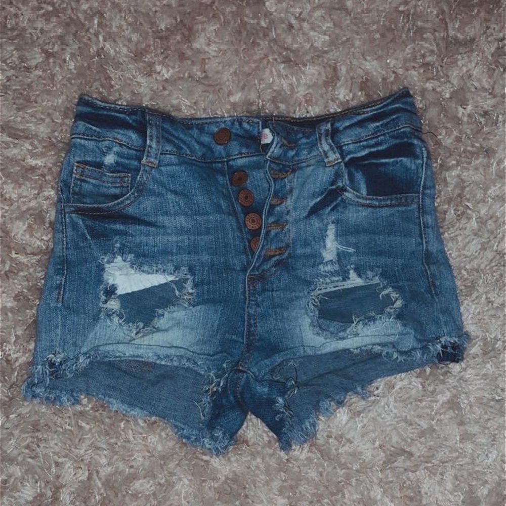 high waisted shorts !!